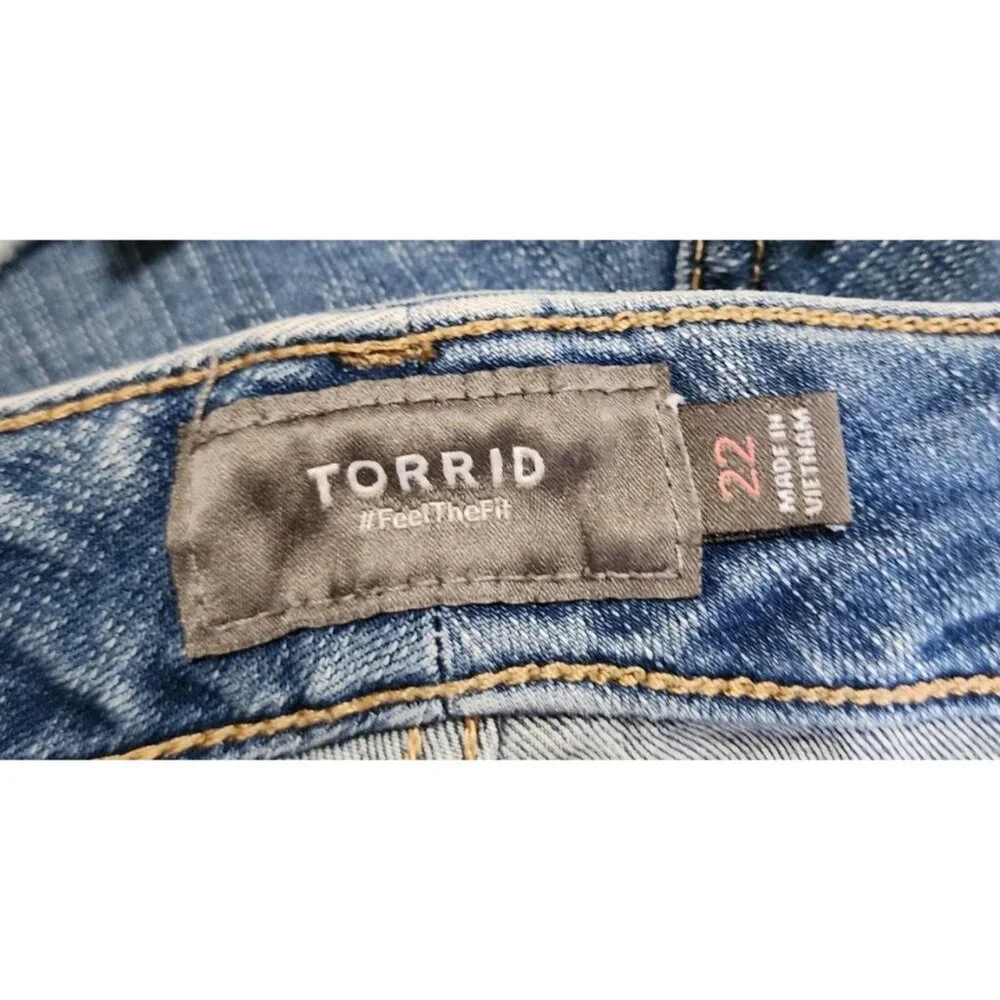 Torrid Women's Button Fly Stretch Denim Jean High Rise Shorts Distressed Size 22